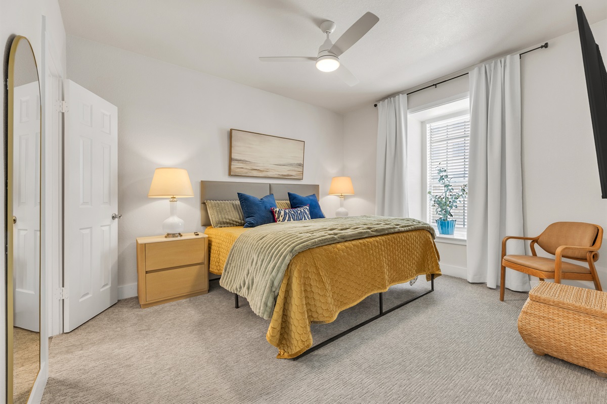1st Bedroom: King bed