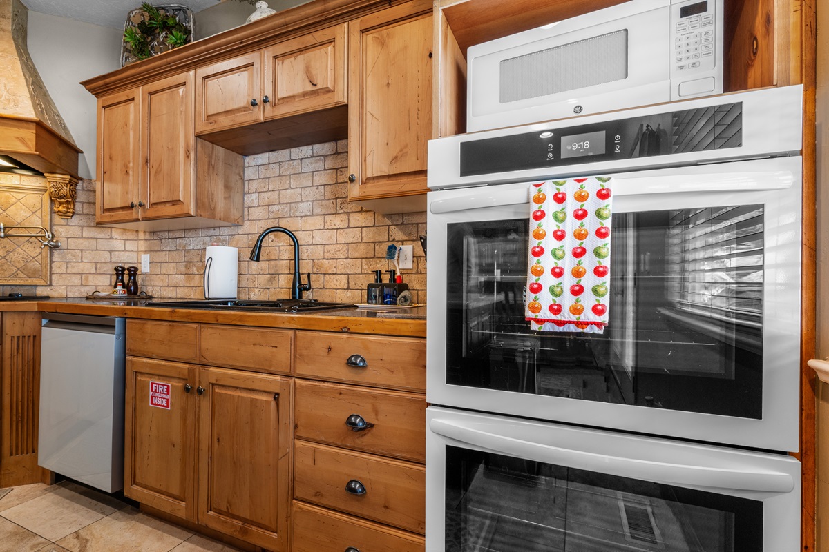 Cook, gather, and celebrate—this kitchen is the heart of your mountain getaway.