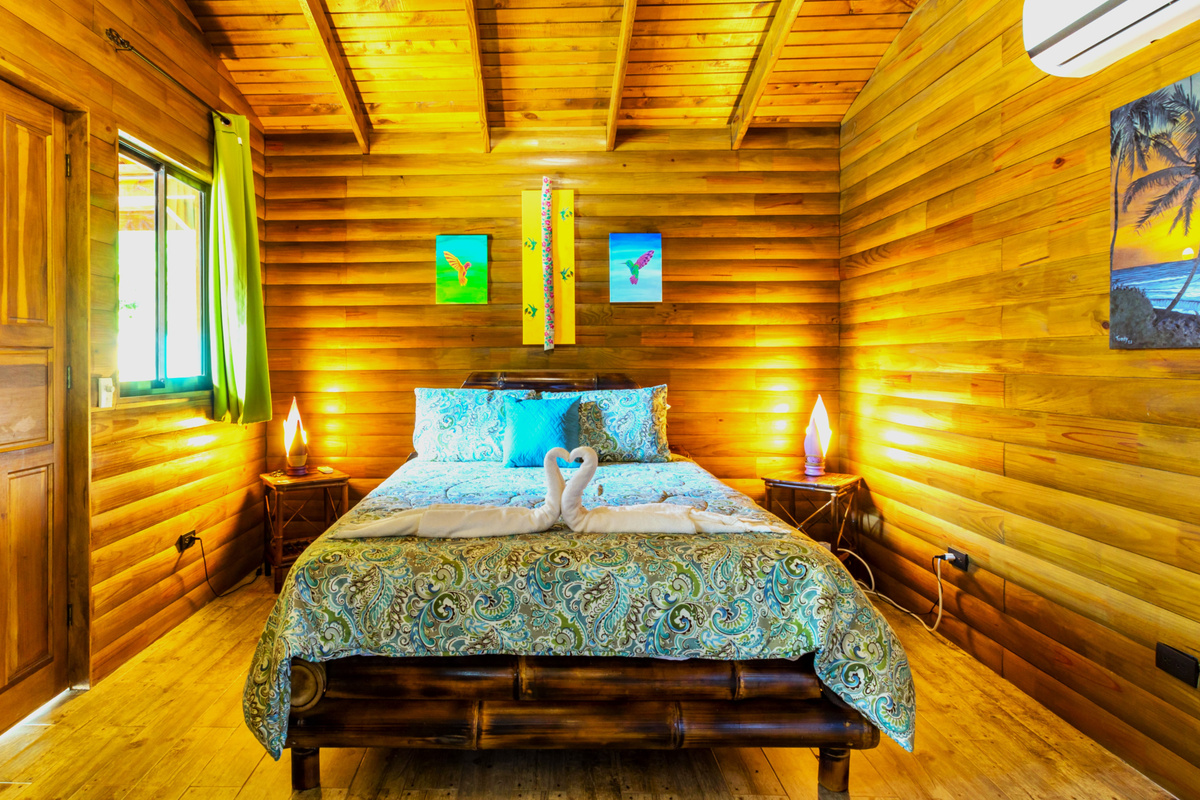 Cabina Bamboo Queen Bed