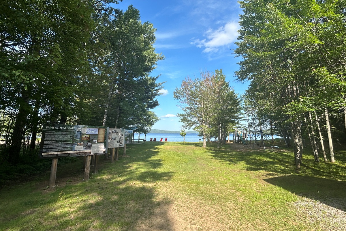 Beach at Tom and Mike Murray Park-10min drive
