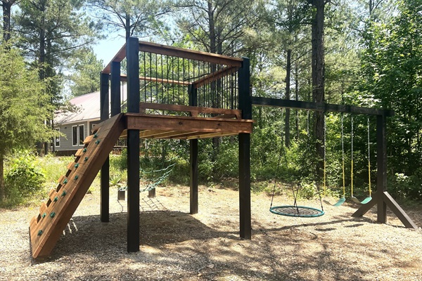 Built-in fun that keeps little ones entertained.