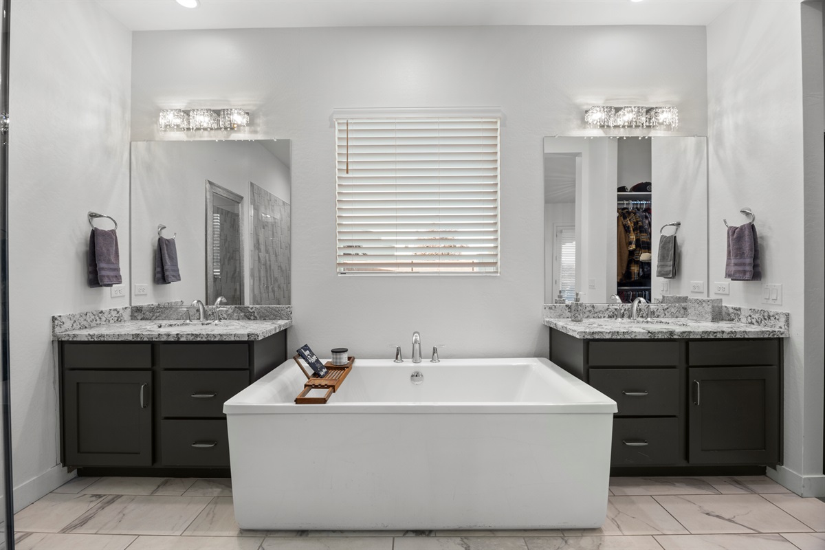 The Grand Peoria Estate – 5BR / 4.5BA Luxury + Casita — Modern Home | Sleeps 10 | Family Escape w/ Casita, Peoria, Arizona — photo 46