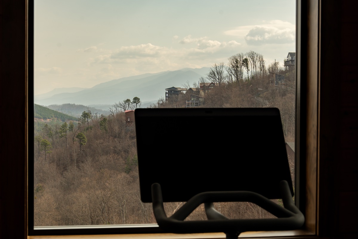 🚴 Ride Into the Smokies – As morning light spills over the mountains, hop on the Peloton & pedal while Smoky Mountain views stretch beyond the window. It’s more than a workout—it’s a moment to move, breathe, and start the day inspired.