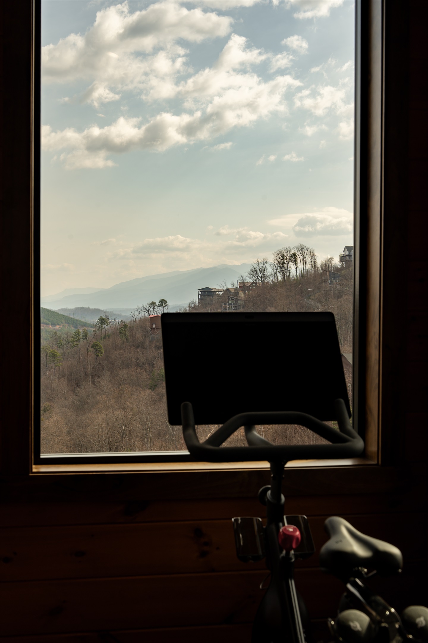 🚴 Ride Into the Smokies – As morning light spills over the mountains, hop on the Peloton & pedal while Smoky Mountain views stretch beyond the window. It’s more than a workout—it’s a moment to move, breathe, and start the day inspired.