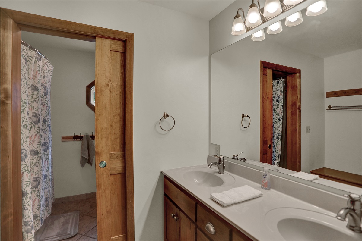 upstairs full bathroom