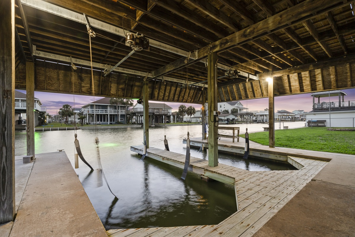 379b9e1e288b41079b4f422a0a761ceb Large | Beachhouse | Texas | TX | Vacation Homes | Galveston | Crystal Beach | Kokomo | Breezy Days | Beachfront Elegance | Sunrise Serenity | Southern Sands Property Management, LLC