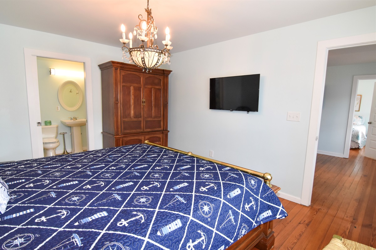 King in Main Bedroom