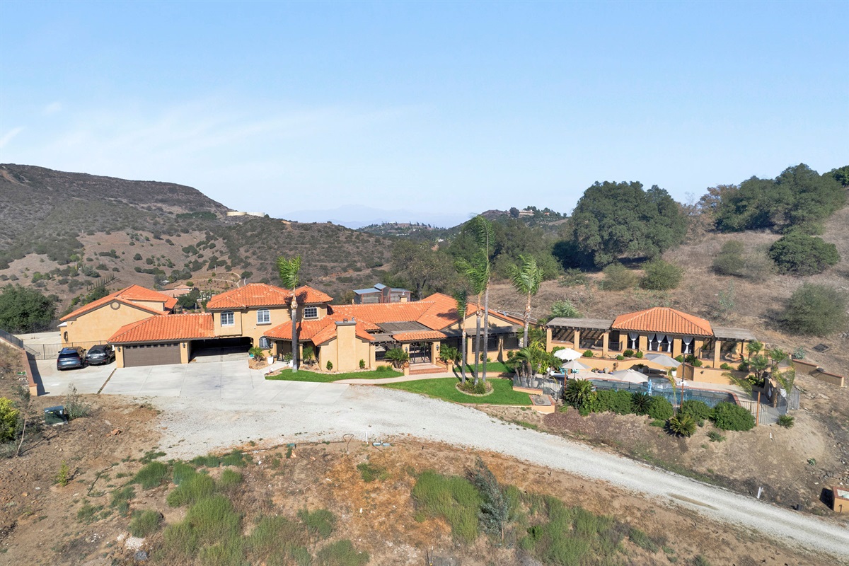 9 serene acres of vineyards and hills — welcome to your Wine Country escape