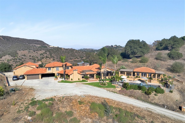 9 serene acres of vineyards and hills — welcome to your Wine Country escape