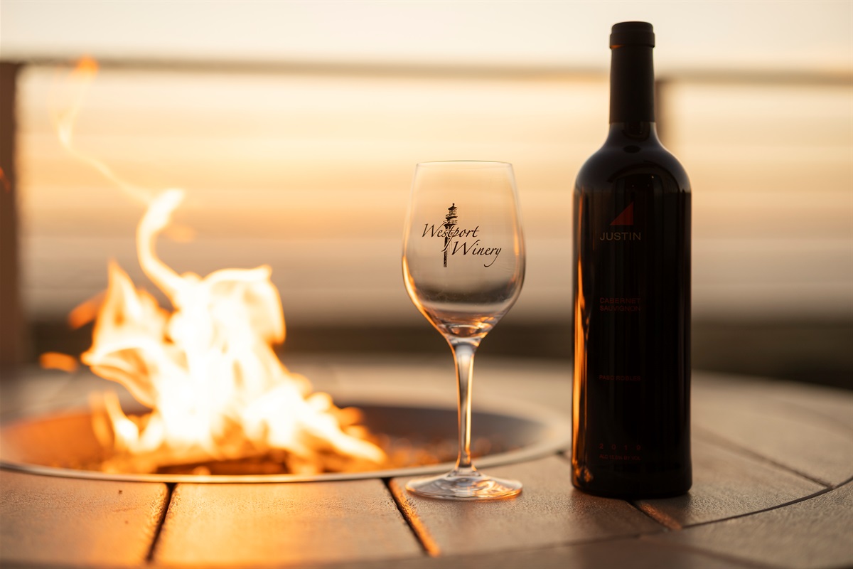 {Welcome Gift} Unwind with a complimentary bottle of wine and soak in the ocean views.
