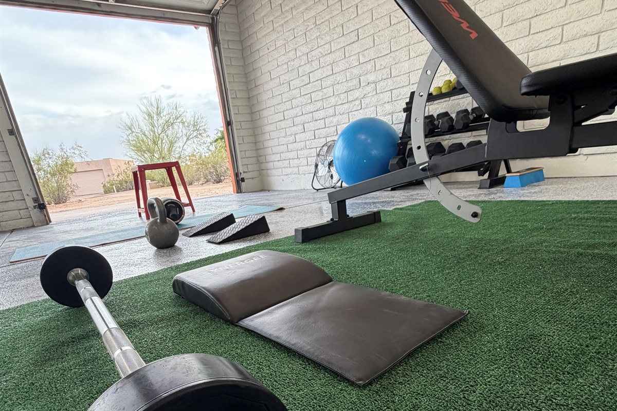 Everything you need to get in a quick pump before breakfast or yoga before your sunrise hike!