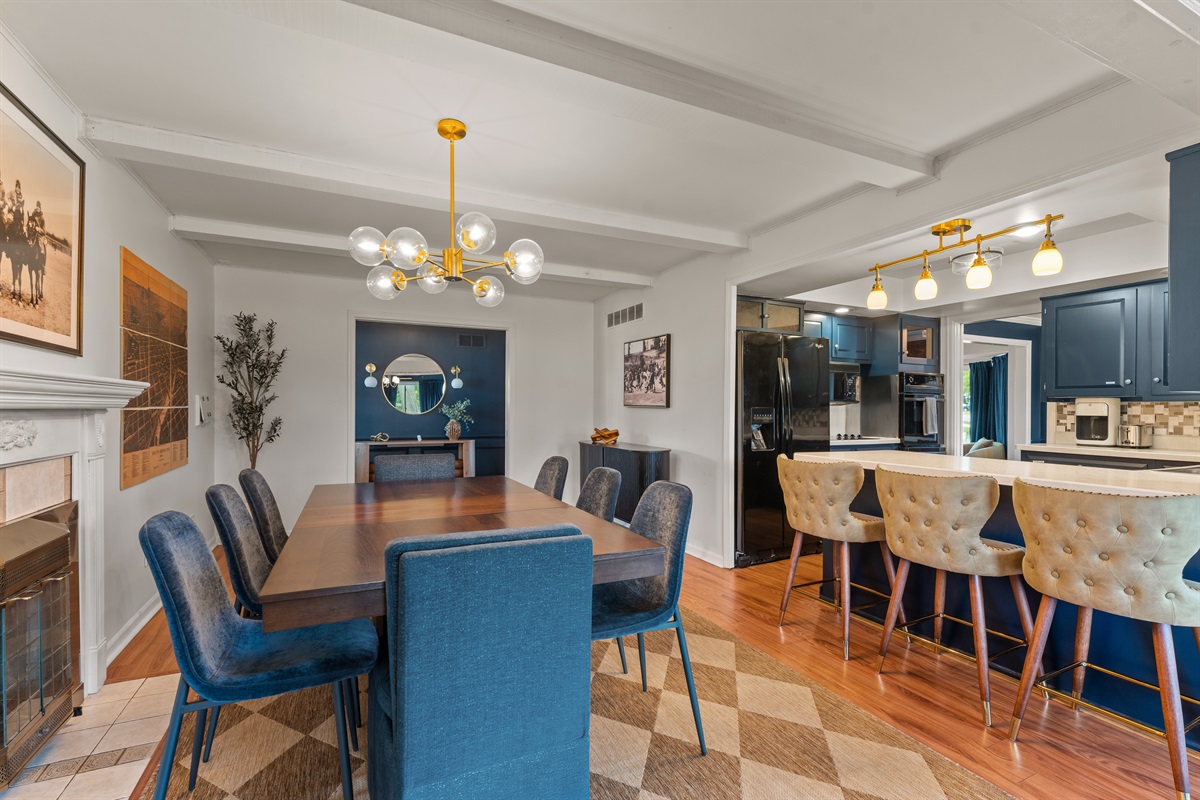 Dining seating for 11