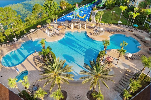 Relax and unwind at Windsor Hills’ stunning lagoon-style pool. Just steps away, enjoy the on-site water park with slides and splash zones—perfect for all ages and included with your stay at Sunshine Villa.