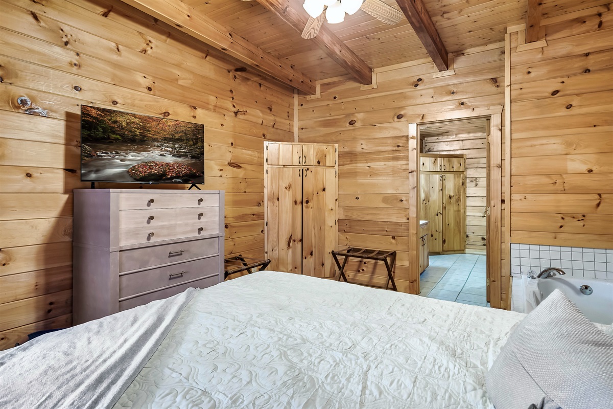 One of our 2 primary suites is located on the main floor.