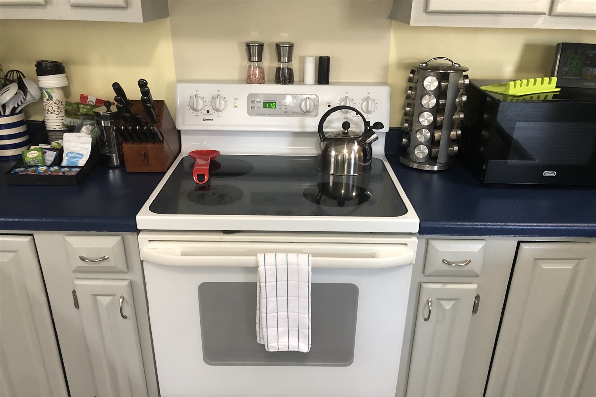 Captain's Cabin OBX — fully stocked kitchen
