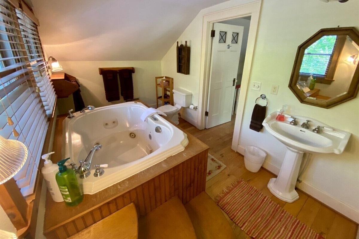 Garden Tub in Upstairs Bathroom