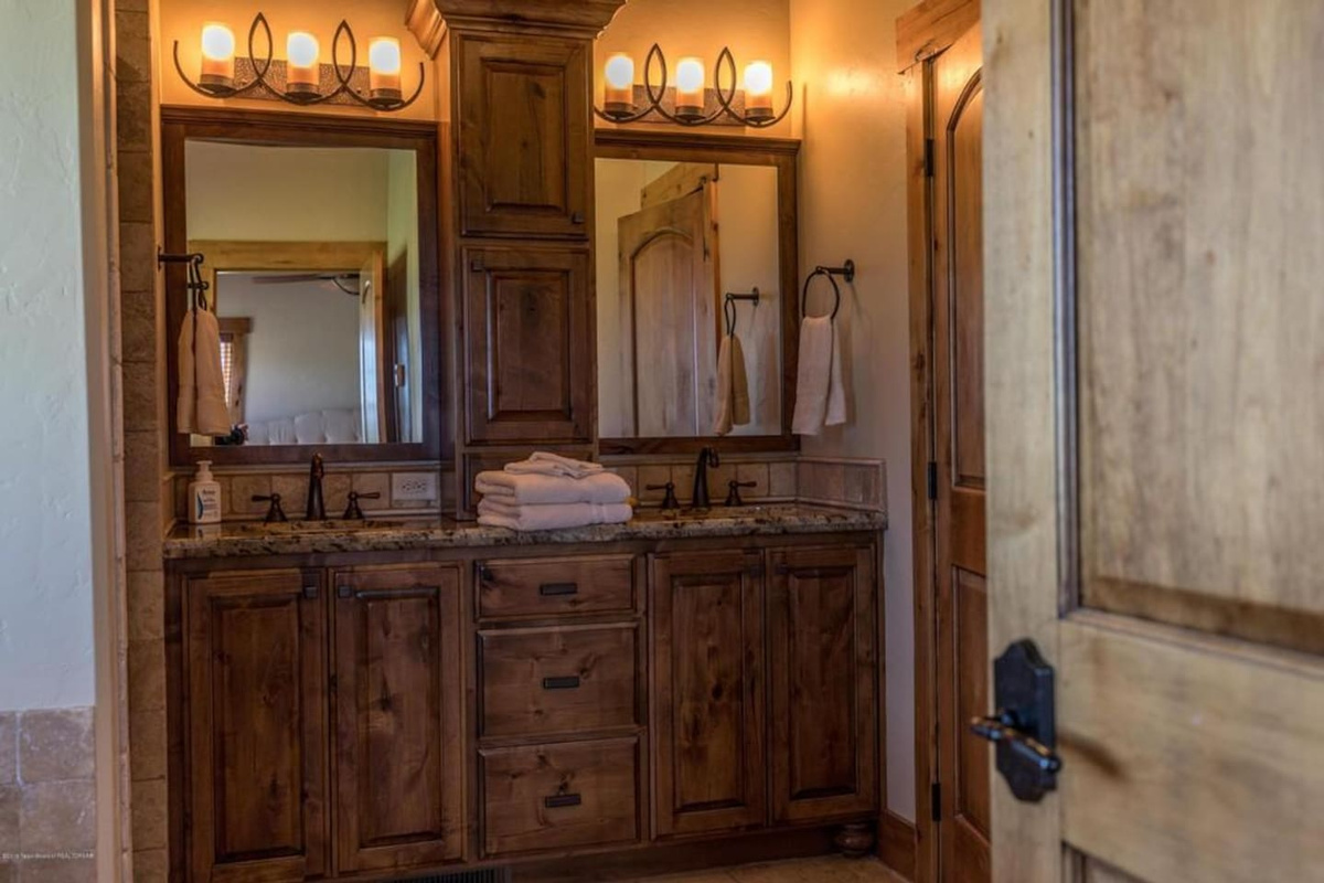 Double vanity