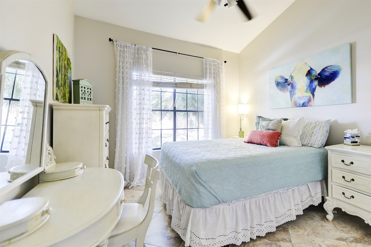 Guest Room with Queen Bed