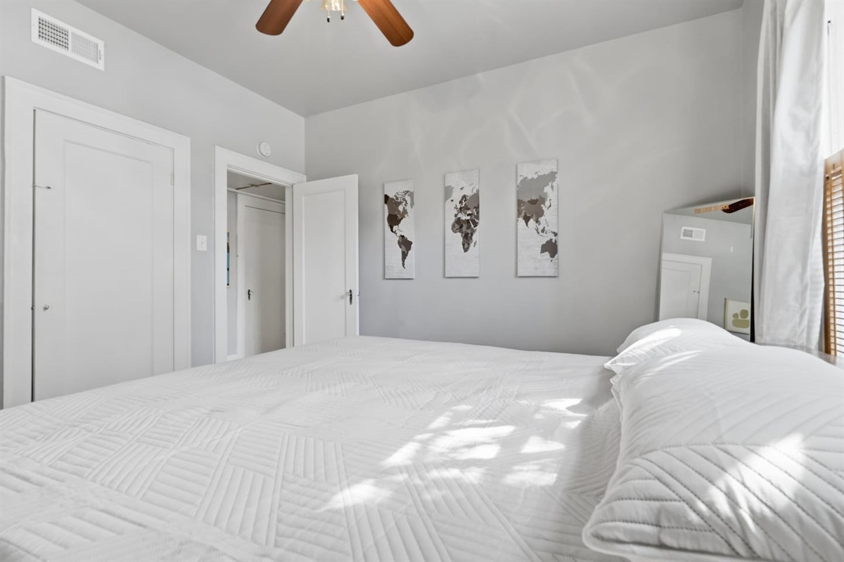 White Lenins-- White decor-- for the world of peaceful sleep.. Going off the world..