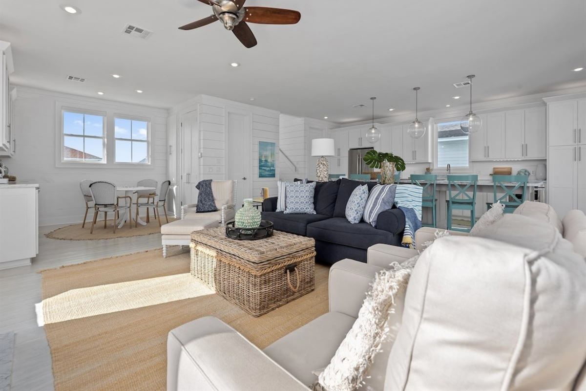 37fea788fd844a3284339bffd134cabc Large | Beachhouse | Texas | TX | Vacation Homes | Galveston | Crystal Beach | Kokomo | Breezy Days | Beachfront Elegance | Sunrise Serenity | Southern Sands Property Management, LLC