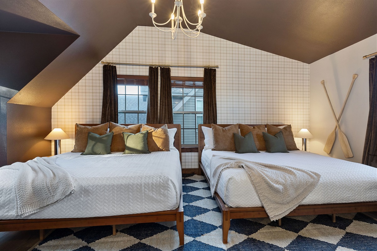 Upper level Double King bedroom w/ ensuite bath