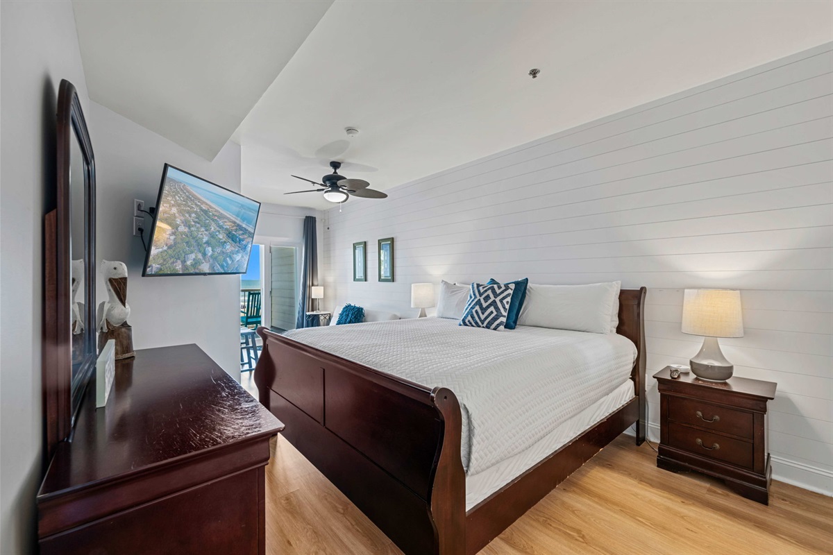 Bedroom 1: Primary king suite | Sea Gull | 201 Oceanview | 1116 Ocean Blvd, Isle of Palms, SC | IOP Escapes