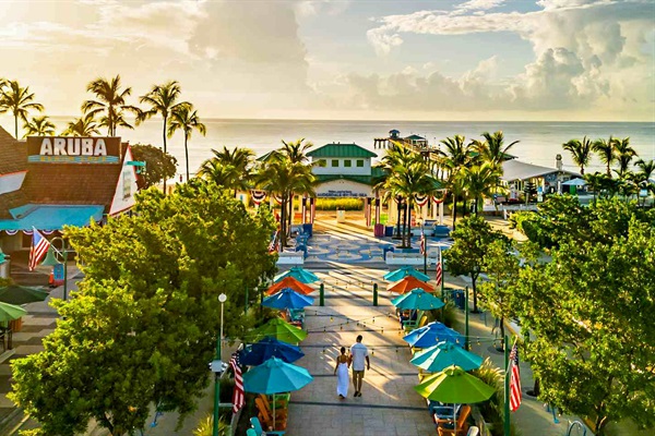 Beautiful beaches, shopping, and restaurants just a short drive away