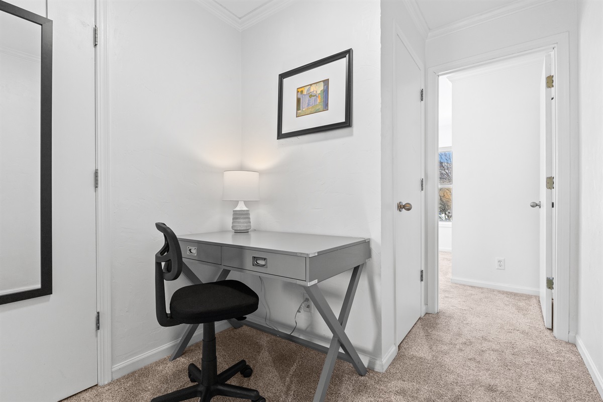 Second Level | Desk Workspace