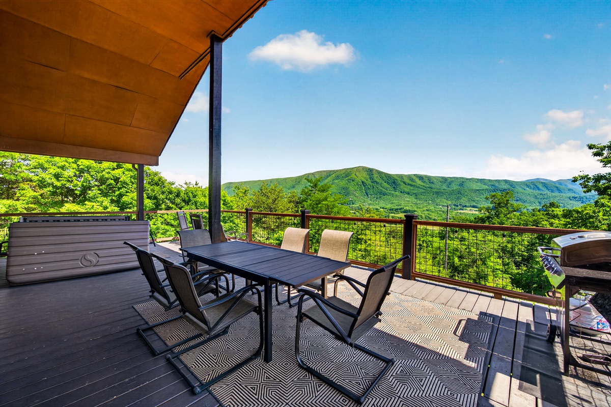 Upper Deck with Views!