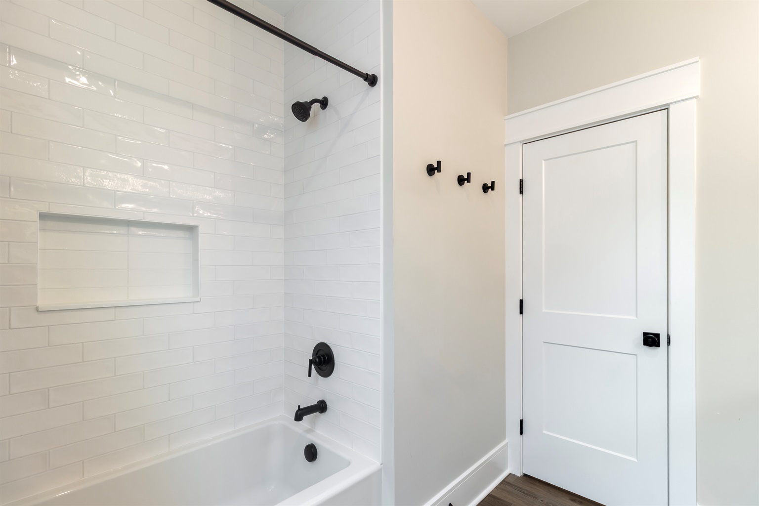 Bathroom 2 - Hall Bath with tub/shower