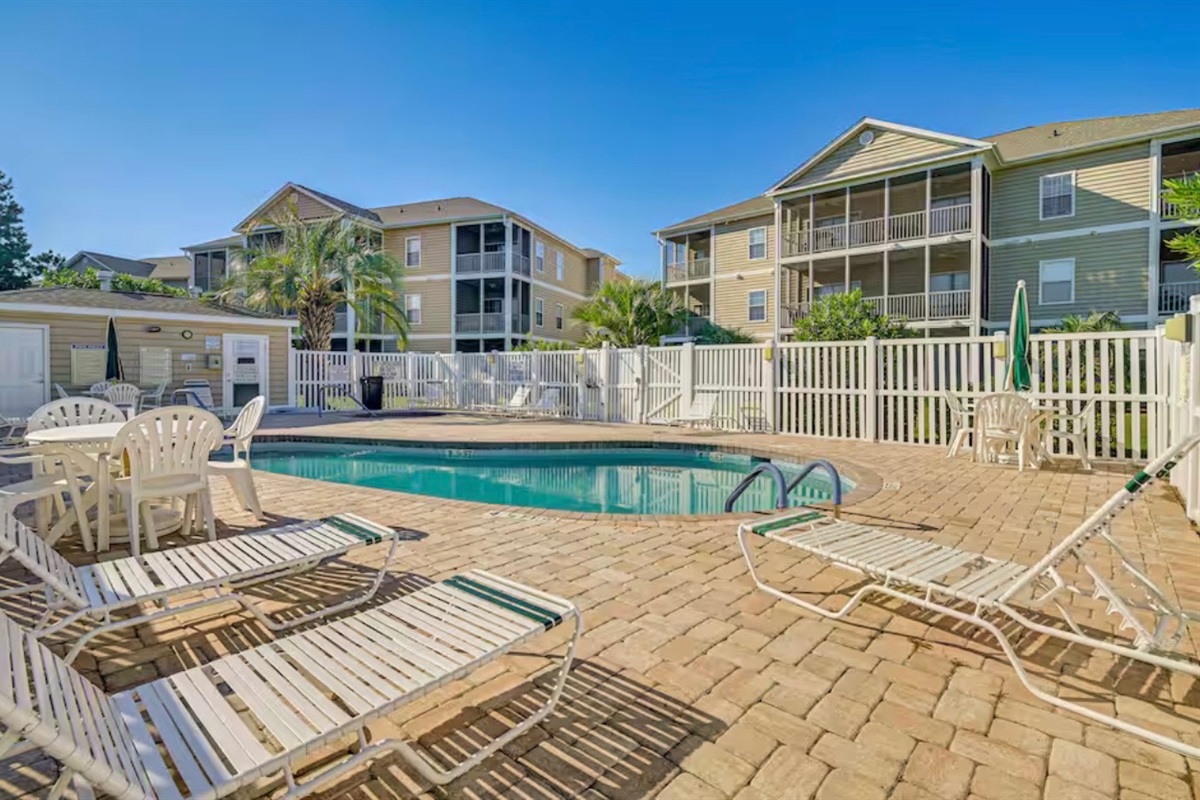 Cross Gate Community Pool