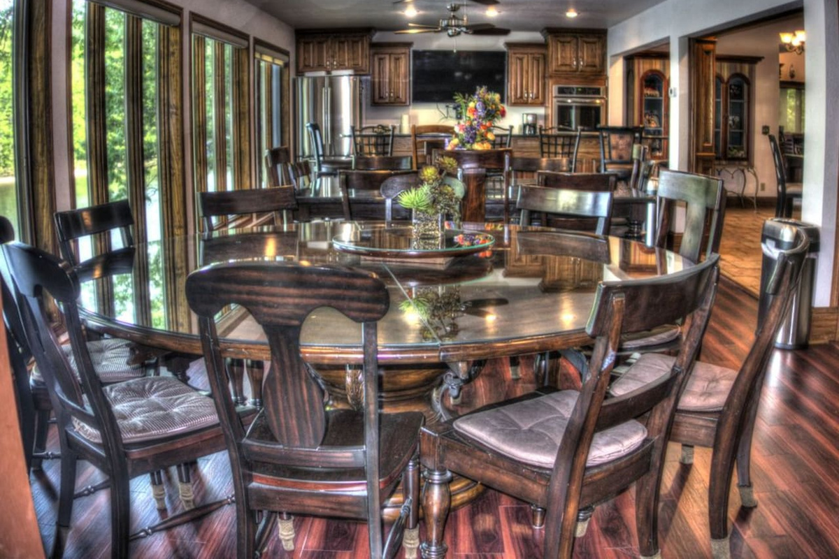Lake side dining, upper level