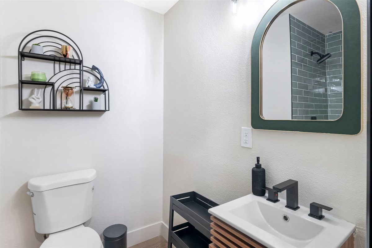Hallway (Shared) Bathroom with stylish shower