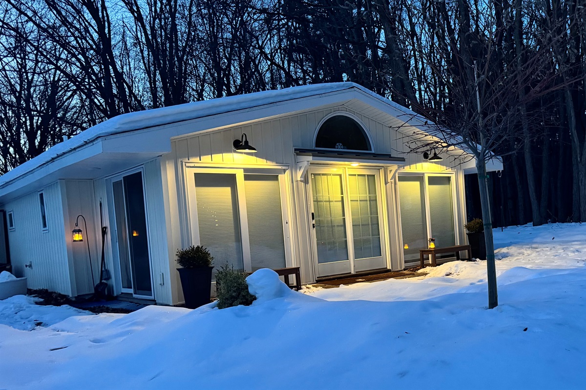 Entrance has ample lighting