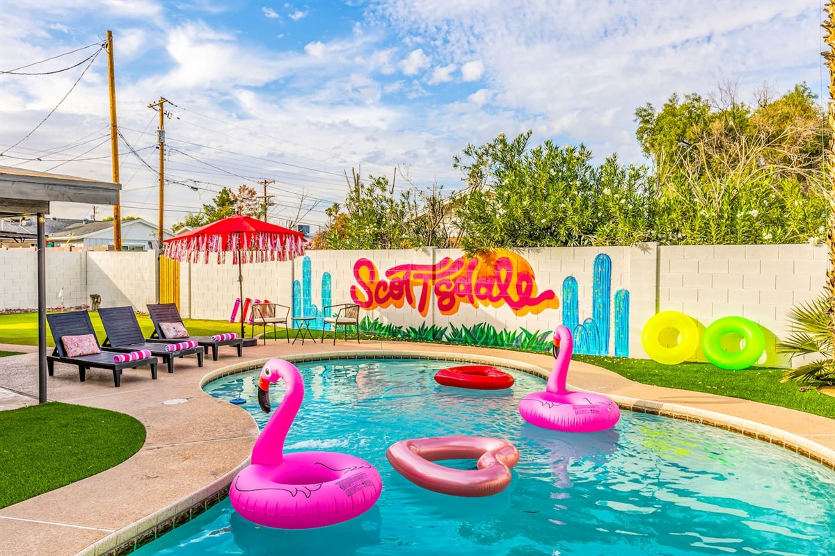 Snap the perfect vacation pic in front of our iconic Scottsdale mural and make memories that pop with color.

