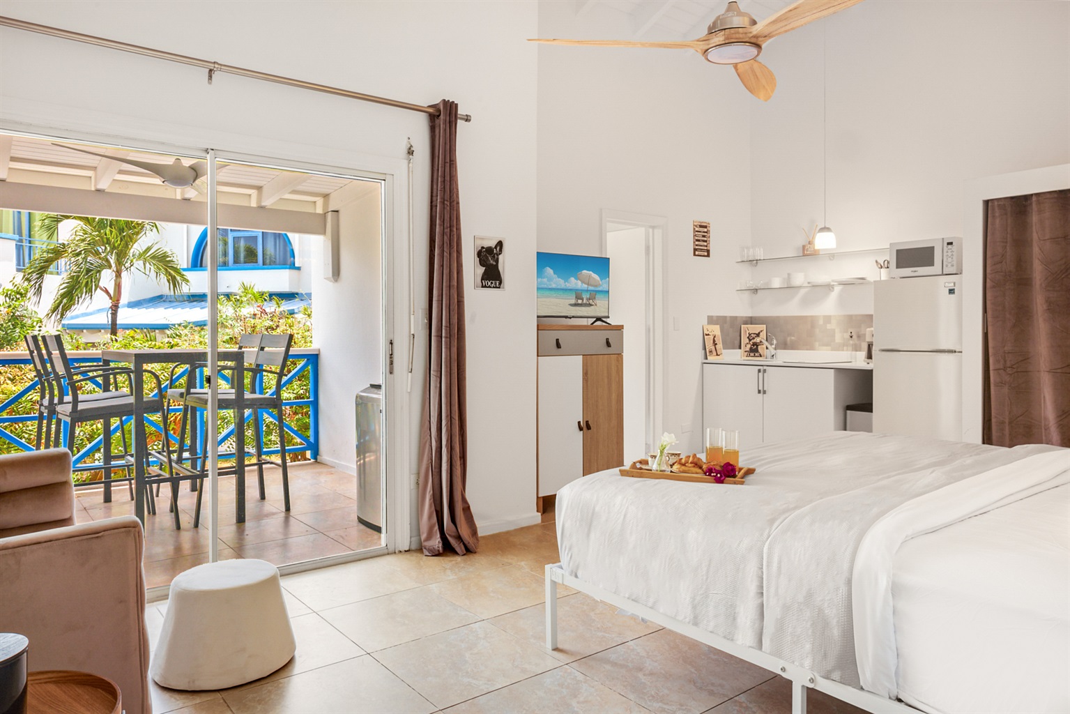 Studio One-Bed w/ Full Kitchen!