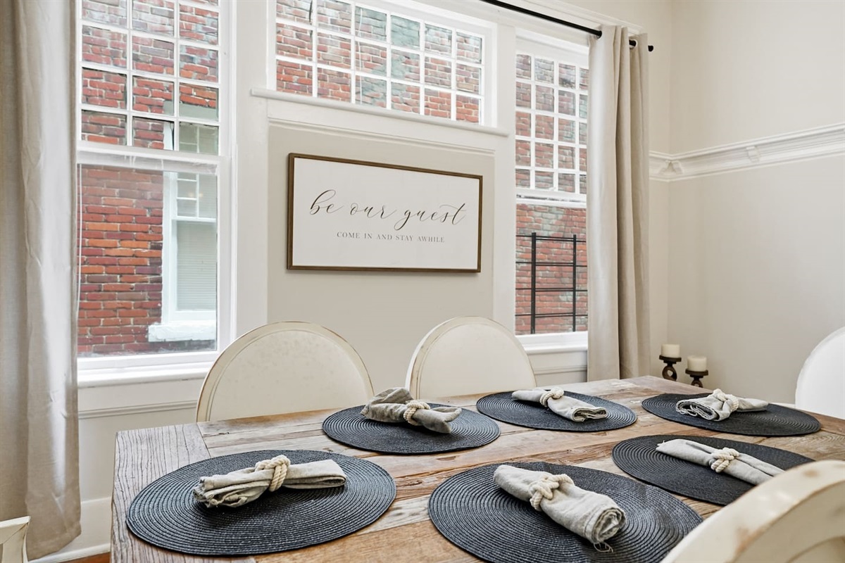 Elegant dining room with 6 places to sit