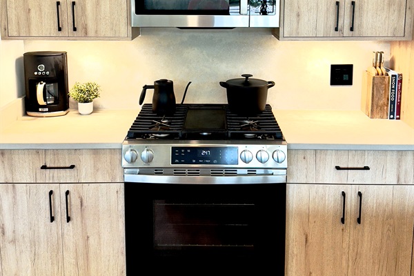 5 burner gas stove with workspace