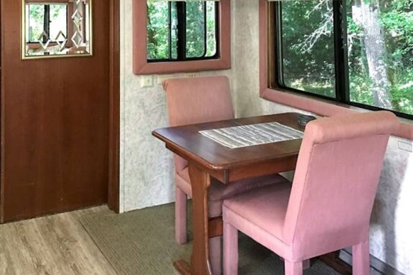 Dining Table (expands to seat 4)