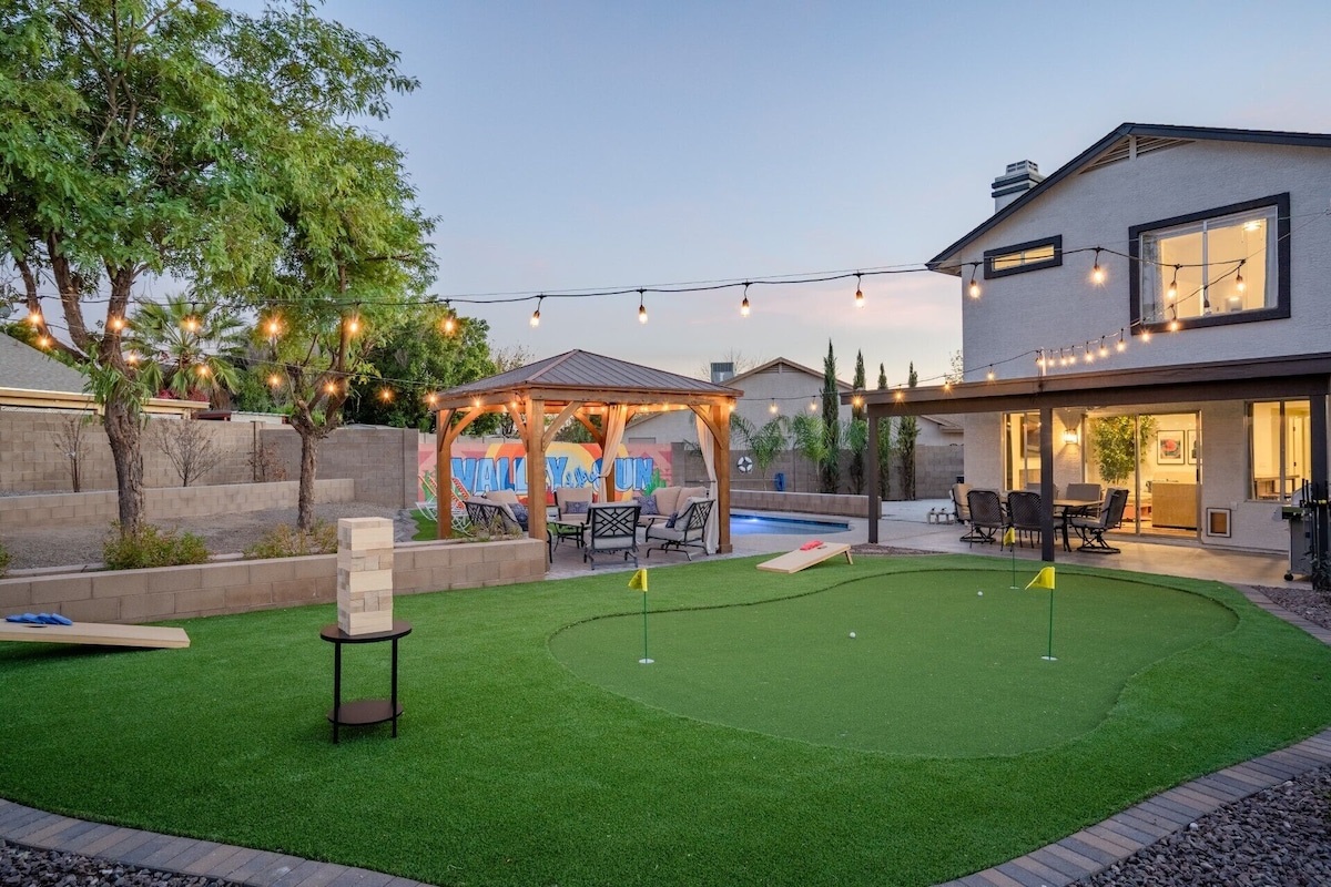 Fabulous backyard will keep you entertained all day!