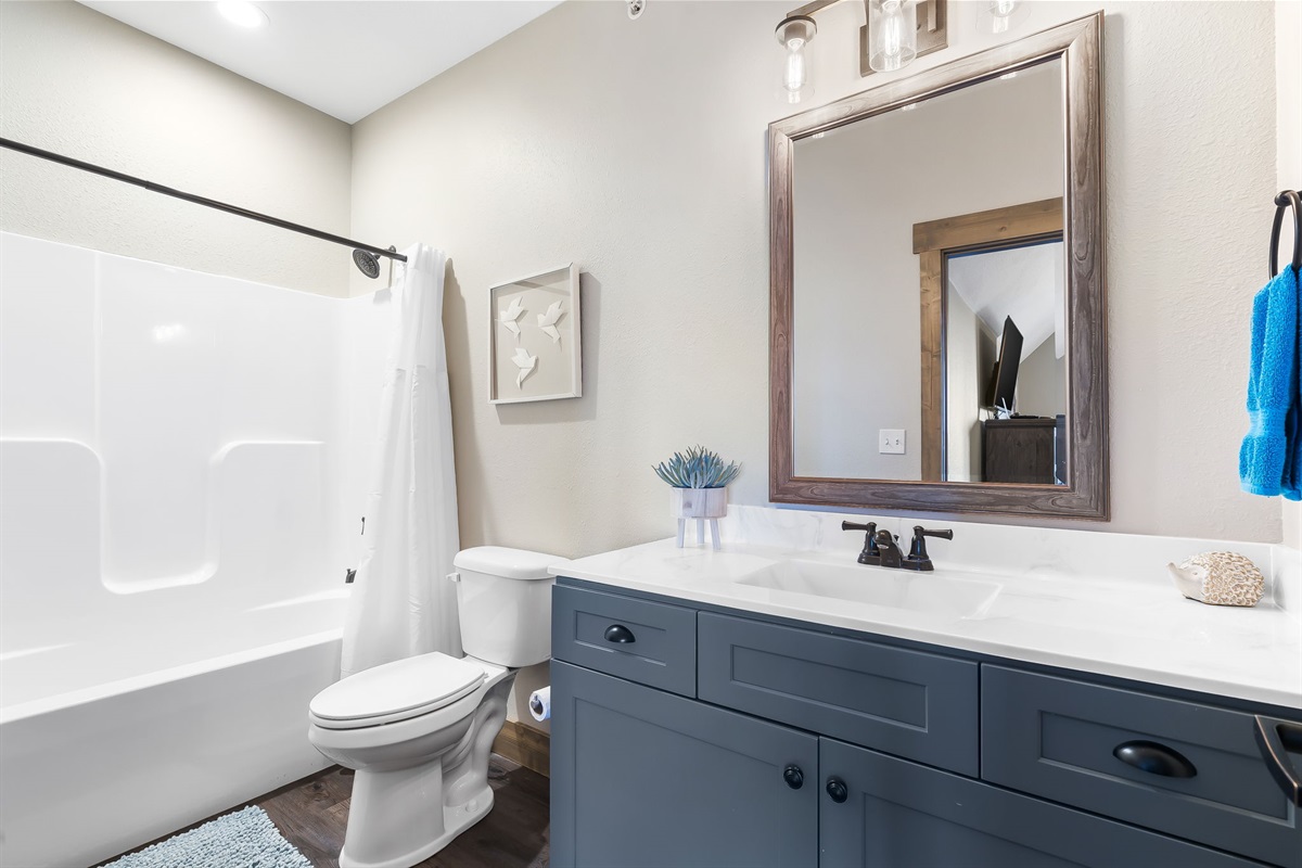 Ensuite bathroom for upper King bed #1