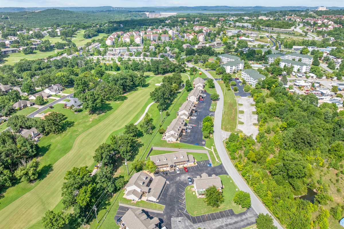 Aerial locator view of the condo within the surrounding area.