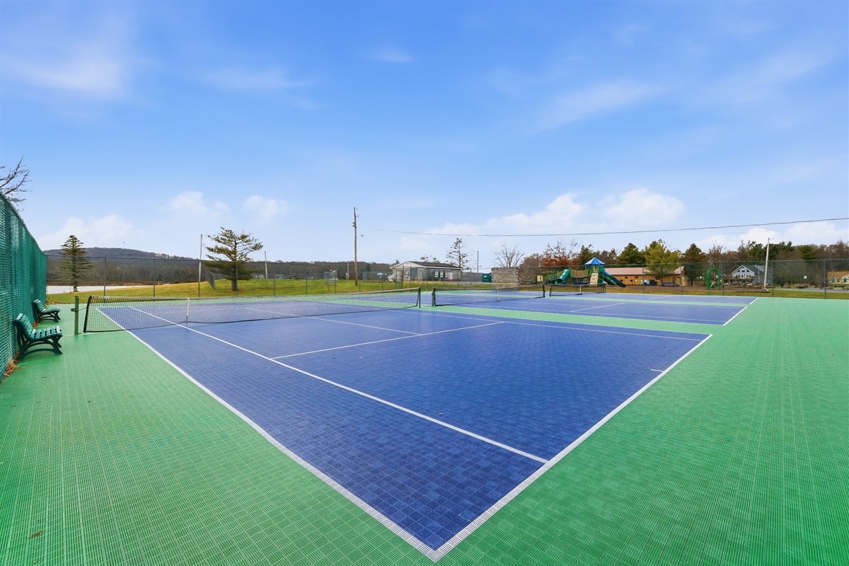 Community amenity - tennis courts - Island complex