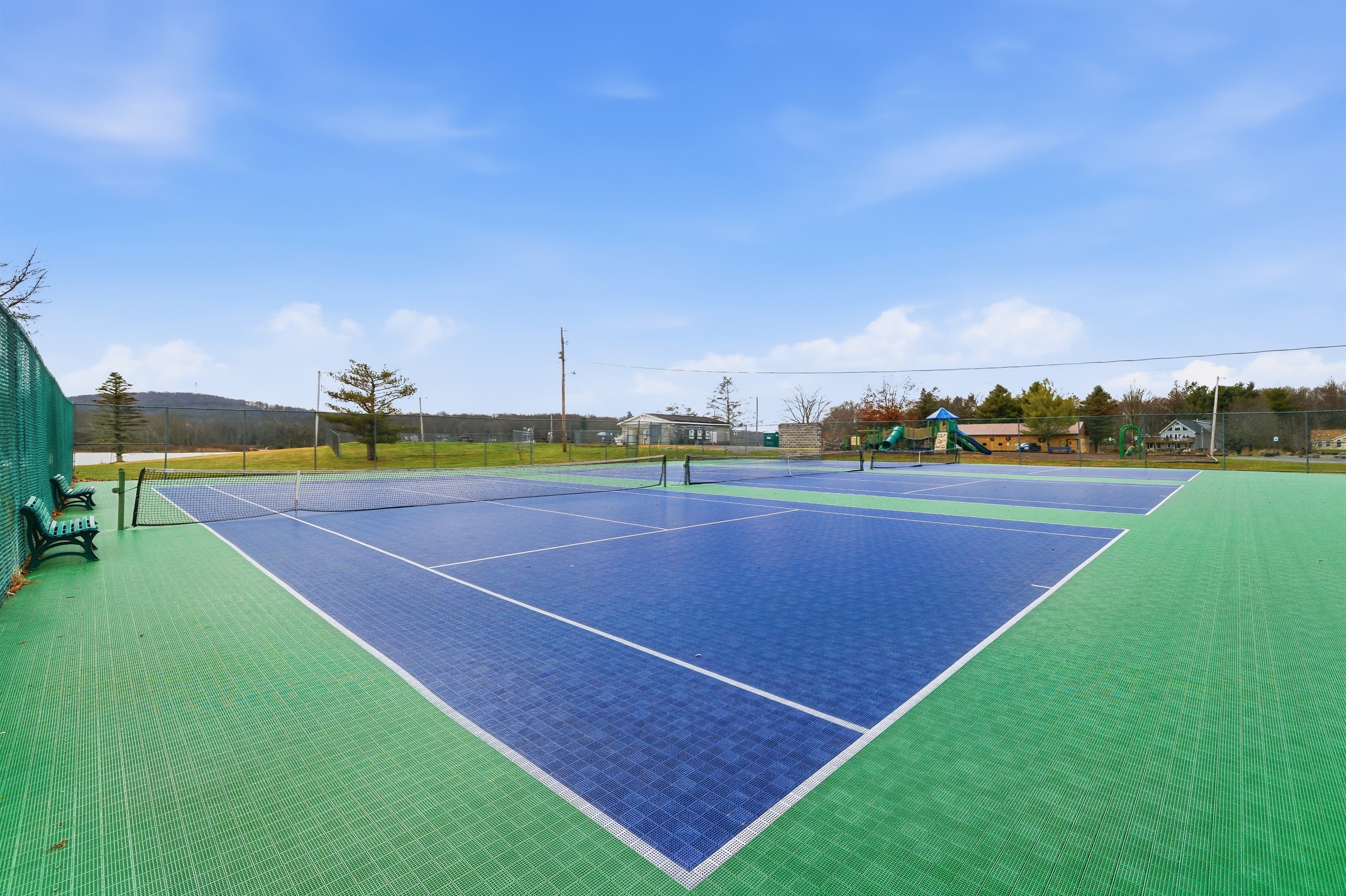 Community amenity - tennis courts - Island complex