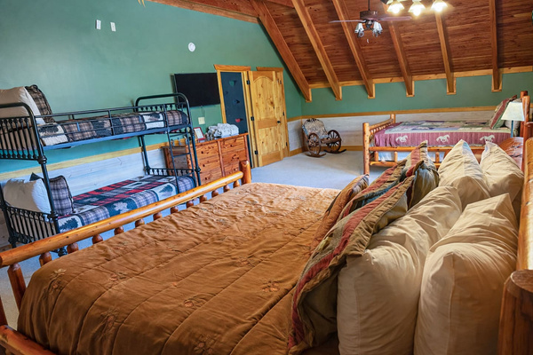 Loft Bedroom, Majestica Lodge