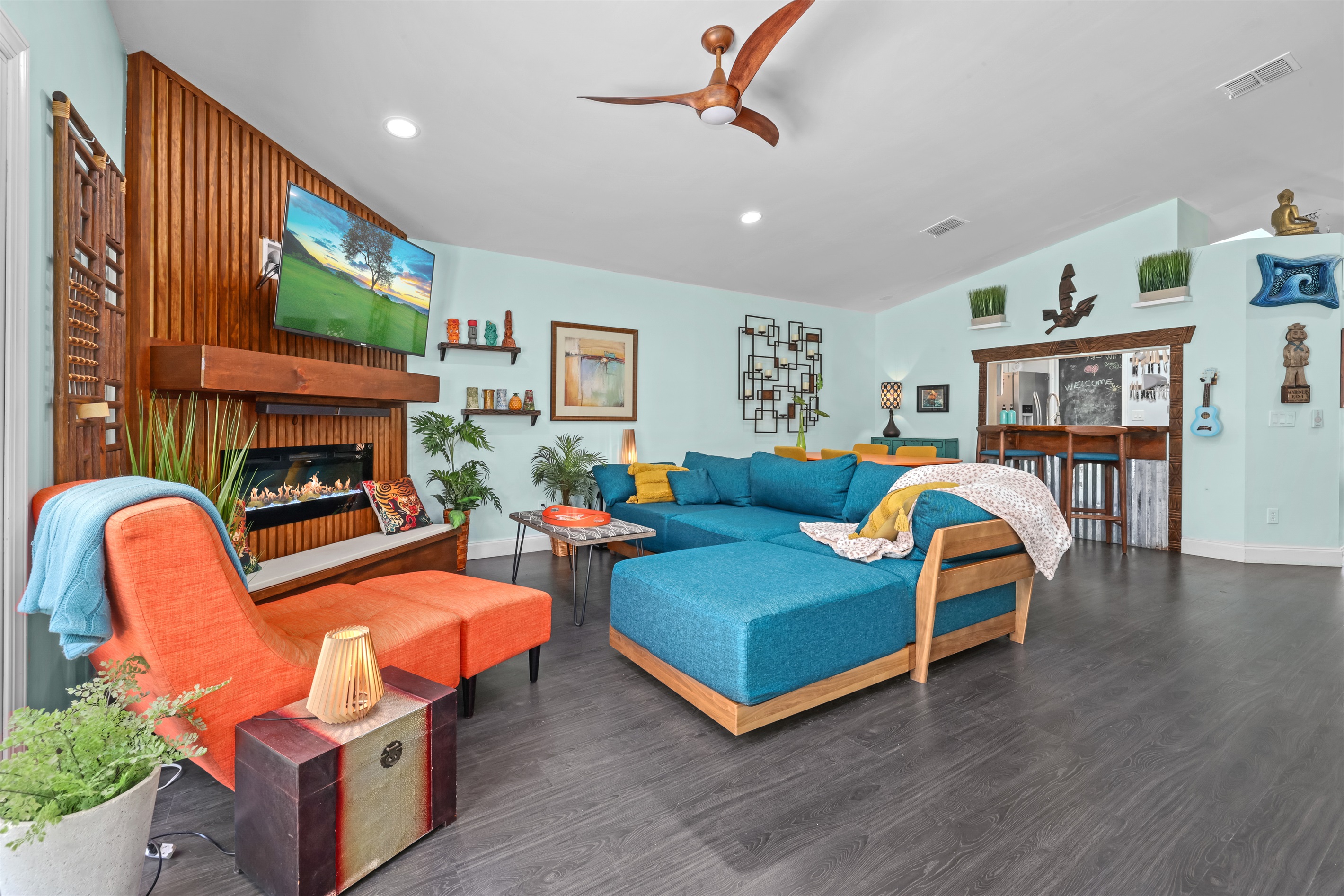 Living, dining and bar area.
