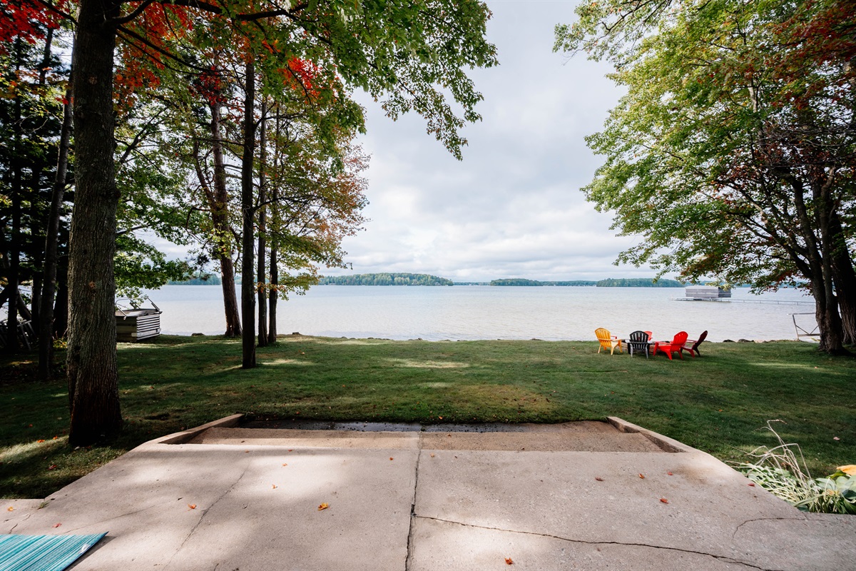 Wide-Open Lawn to the Lake