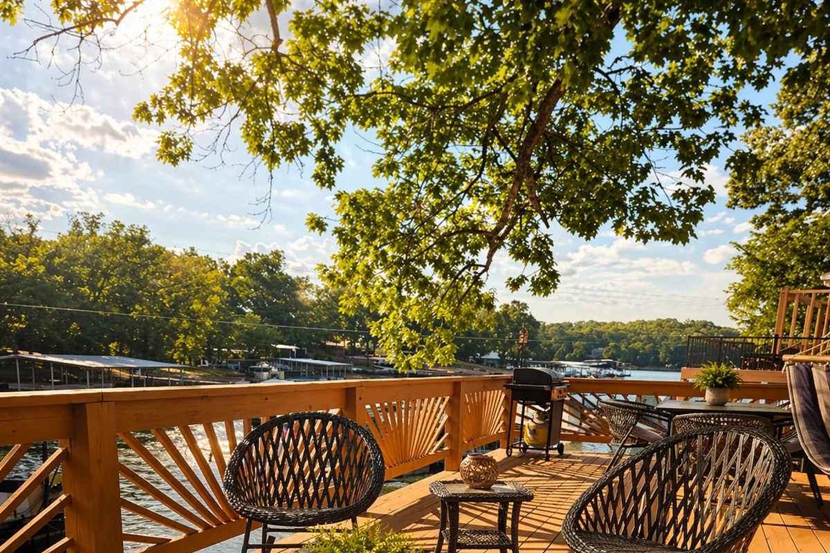 Deck lounge