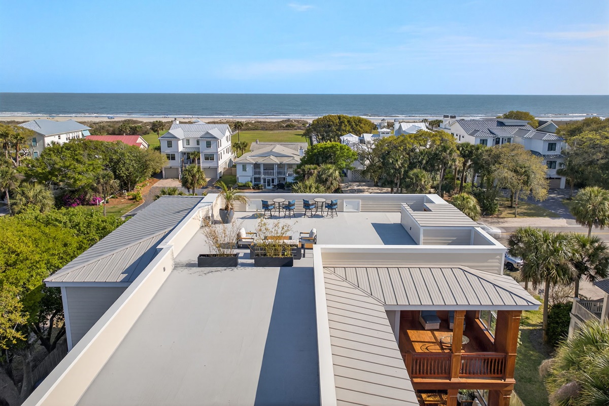 Rooftop deck | Rosewood Retreat | 2605 Palm Blvd, Isle of Palms, SC | IOP Escapes