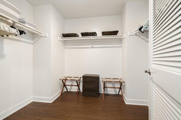 Walk in closet
